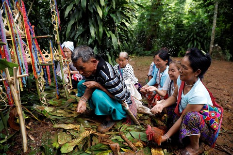 Cuộc tìm kiếm đội bóng U-16 Thái Lan bị ngưng nhưng hi vọng vẫn còn - Ảnh 5. Cuộc tìm kiếm đội bóng U-16 Thái Lan bị ngưng nhưng hi vọng vẫn còn - Ảnh 5.