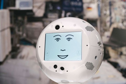 Robot lên không gian hỗ trợ phi hành gia - Ảnh 2. Robot lên không gian hỗ trợ phi hành gia - Ảnh 2.