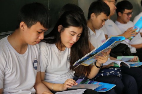 Điểm thi THPT quốc gia năm nay sẽ...hên xui? - Ảnh 1. Điểm thi THPT quốc gia năm nay sẽ...hên xui? - Ảnh 1.