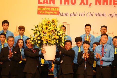 Kiến nghị nâng lương, điều chỉnh tuổi nghỉ hưu cho người lao động - Ảnh 1. Kiến nghị nâng lương, điều chỉnh tuổi nghỉ hưu cho người lao động - Ảnh 1.