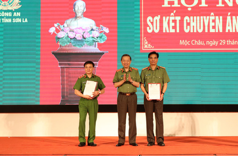 Thủ tướng gửi thư khen ban chuyên án tiêu diệt 2 trùm ma túy - Ảnh 2. Thủ tướng gửi thư khen ban chuyên án tiêu diệt 2 trùm ma túy - Ảnh 2.