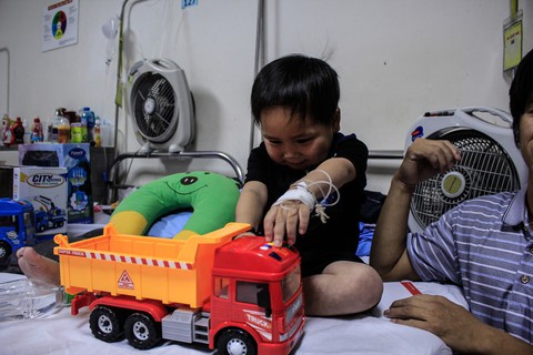 Ước mơ của Thúy đến với bệnh nhi ung thư Hà Nội - Ảnh 6. Ước mơ của Thúy đến với bệnh nhi ung thư Hà Nội - Ảnh 6.
