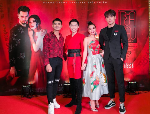 Xem MV Bùa yêu của Quang Trung nhái Bùa yêu của Bích Phương - Ảnh 4. Xem MV Bùa yêu của Quang Trung nhái Bùa yêu của Bích Phương - Ảnh 4.