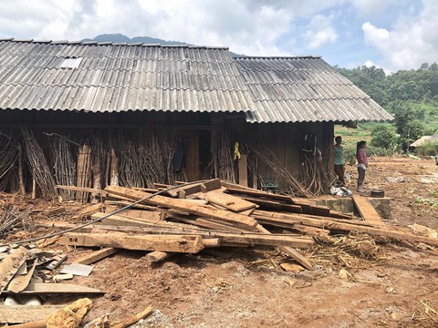 30-6: Noo Phước Thịnh bị so sánh với Sơn Tùng, Đỗ Mỹ Linh đến vùng lũ - Ảnh 5. 30-6: Noo Phước Thịnh bị so sánh với Sơn Tùng, Đỗ Mỹ Linh đến vùng lũ - Ảnh 5.