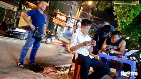 Tán gia bại sản vì World Cup, các con bạc vẫn lao vào cá độ - Ảnh 7. Tán gia bại sản vì World Cup, các con bạc vẫn lao vào cá độ - Ảnh 7.