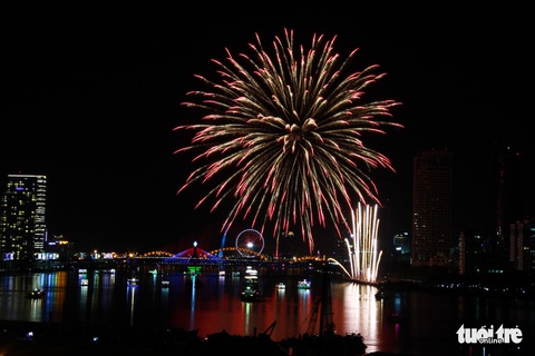 Ý chiến thắng lễ hội pháo hoa quốc tế Đà Nẵng 2018 - Ảnh 10. Ý chiến thắng lễ hội pháo hoa quốc tế Đà Nẵng 2018 - Ảnh 10.