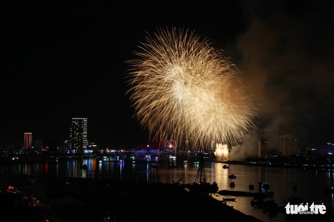 Ý chiến thắng lễ hội pháo hoa quốc tế Đà Nẵng 2018 - Ảnh 5. Ý chiến thắng lễ hội pháo hoa quốc tế Đà Nẵng 2018 - Ảnh 5.