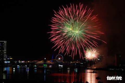 Ý chiến thắng lễ hội pháo hoa quốc tế Đà Nẵng 2018 - Ảnh 8. Ý chiến thắng lễ hội pháo hoa quốc tế Đà Nẵng 2018 - Ảnh 8.