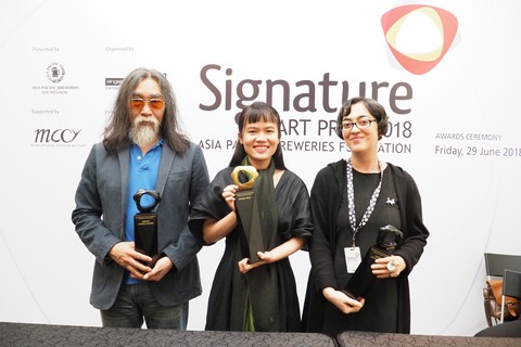 Phan Thảo Nguyên chiến thắng Giải thưởng lớn Signature Art Prize 2018 - Ảnh 1. Phan Thảo Nguyên chiến thắng Giải thưởng lớn Signature Art Prize 2018 - Ảnh 1.