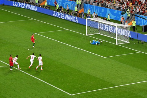 Cân áp lực gánh team của Messi và Ronaldo - Ảnh 4. Cân áp lực gánh team của Messi và Ronaldo - Ảnh 4.