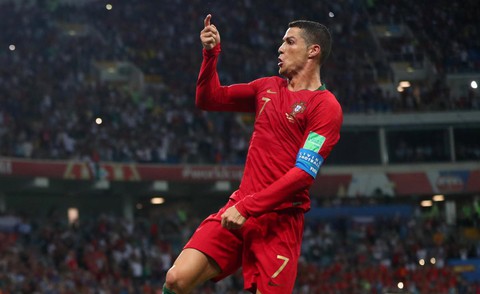Cân áp lực gánh team của Messi và Ronaldo - Ảnh 8. Cân áp lực gánh team của Messi và Ronaldo - Ảnh 8.