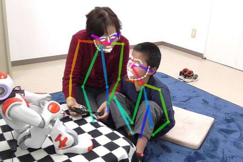 Robot AI giúp trẻ tự kỷ ‘đọc’ cảm xúc người khác tốt hơn - Ảnh 1. Robot AI giúp trẻ tự kỷ ‘đọc’ cảm xúc người khác tốt hơn - Ảnh 1.