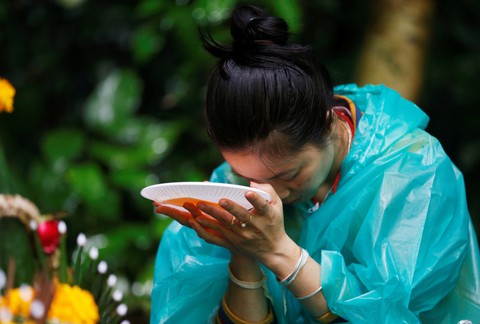 Thế giới trong tuần qua ảnh: Thái Lan dốc sức tìm đội bóng mắc kẹt trong hang động - Ảnh 4. Thế giới trong tuần qua ảnh: Thái Lan dốc sức tìm đội bóng mắc kẹt trong hang động - Ảnh 4.
