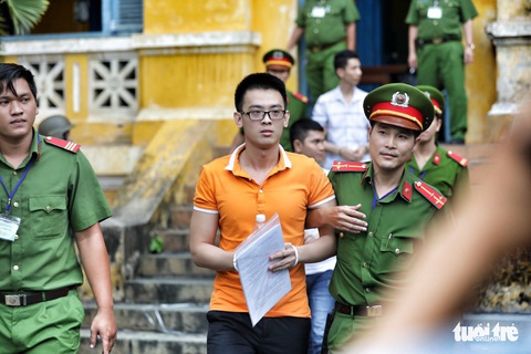 Vụ khủng bố Tân Sơn Nhất: Nhiều bị cáo kêu oan - Ảnh 1. Vụ khủng bố Tân Sơn Nhất: Nhiều bị cáo kêu oan - Ảnh 1.