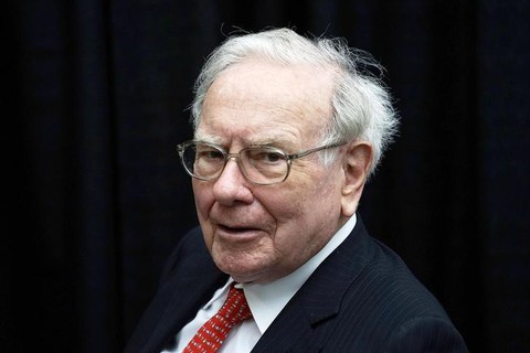 Bỏ 3,3 triệu USD để được ăn trưa cùng tỉ phú Warren Buffett - Ảnh 1. Bỏ 3,3 triệu USD để được ăn trưa cùng tỉ phú Warren Buffett - Ảnh 1.