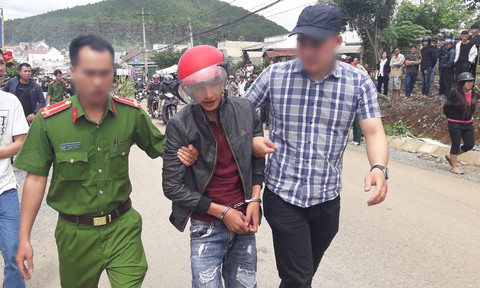 Đâm chết người vì không đòi được điện thoại cho mượn - Ảnh 1. Đâm chết người vì không đòi được điện thoại cho mượn - Ảnh 1.