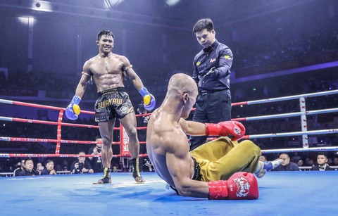 Xé rào thể thao: Một người đạp ga ba người đạp thắng - Ảnh 1. Xé rào thể thao: Một người đạp ga ba người đạp thắng - Ảnh 1.
