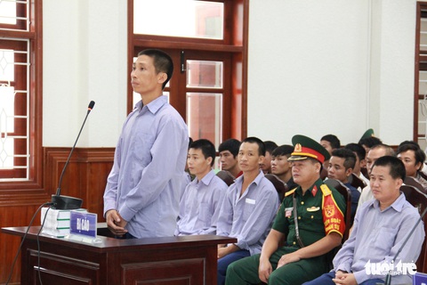 Xét xử phó đồn trưởng biên phòng đạo diễn phá rừng pơmu - Ảnh 2. Xét xử phó đồn trưởng biên phòng đạo diễn phá rừng pơmu - Ảnh 2.