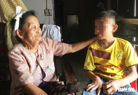 Mê chơi điện thoại, bị anh hàng xóm bắt cóc tống tiền - Ảnh 1. Mê chơi điện thoại, bị anh hàng xóm bắt cóc tống tiền - Ảnh 1.
