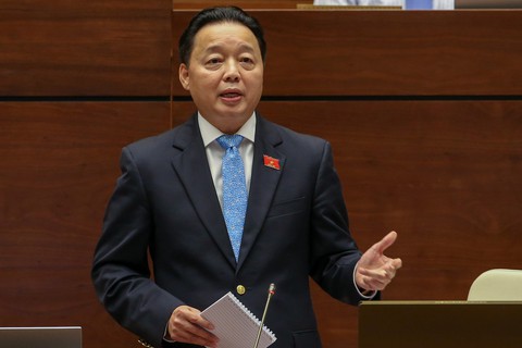 Bộ trưởng Trần Hồng Hà: Thấy người nước ngoài mua đất thì báo tôi - Ảnh 3. Bộ trưởng Trần Hồng Hà: Thấy người nước ngoài mua đất thì báo tôi - Ảnh 3.