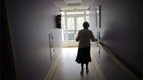 Pháp xây làng riêng cho bệnh nhân Alzheimer - Ảnh 1. Pháp xây làng riêng cho bệnh nhân Alzheimer - Ảnh 1.