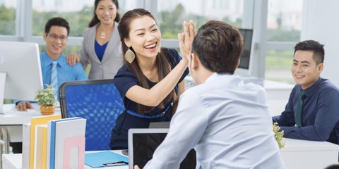 Đừng cho đồng nghiệp biết bạn kiếm bao nhiêu tiền - Ảnh 1. Đừng cho đồng nghiệp biết bạn kiếm bao nhiêu tiền - Ảnh 1.