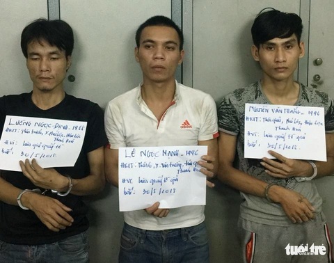 Phá đường dây làm giả bằng cấp có hơn ngàn con dấu - Ảnh 1. Phá đường dây làm giả bằng cấp có hơn ngàn con dấu - Ảnh 1.