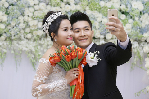 6-6: Quốc Cơ cầu hôn vợ, Cao Thái Sơn chảy máu mũi không ngừng - Ảnh 2. 6-6: Quốc Cơ cầu hôn vợ, Cao Thái Sơn chảy máu mũi không ngừng - Ảnh 2.