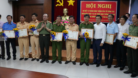 TP.HCM quyết chống kẹt xe cửa ngõ Tân Sơn Nhất - Ảnh 1. TP.HCM quyết chống kẹt xe cửa ngõ Tân Sơn Nhất - Ảnh 1.
