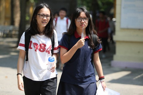 Yêu cầu Trường Tạ Quang Bửu, Lương Thế Vinh trả lại tiền cho phụ huynh - Ảnh 1. Yêu cầu Trường Tạ Quang Bửu, Lương Thế Vinh trả lại tiền cho phụ huynh - Ảnh 1.