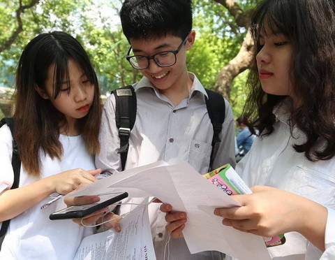 Bài giải môn văn thi tuyển sinh lớp 10 Hà Nội - Ảnh 2. Bài giải môn văn thi tuyển sinh lớp 10 Hà Nội - Ảnh 2.