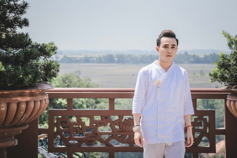 Ai chết giơ tay, Huỳnh Lập làm dân mạng náo loạn bắt ma - Ảnh 1. Ai chết giơ tay, Huỳnh Lập làm dân mạng náo loạn bắt ma - Ảnh 1.