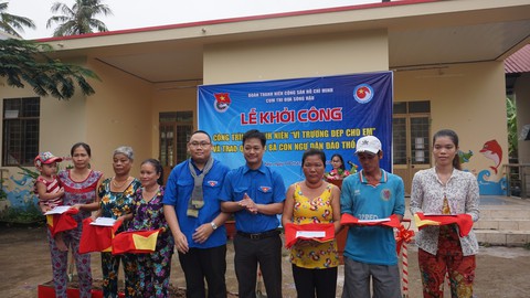 Hơn 140 đoàn viên thanh niên về xã đảo Thổ Châu - Ảnh 2. Hơn 140 đoàn viên thanh niên về xã đảo Thổ Châu - Ảnh 2.