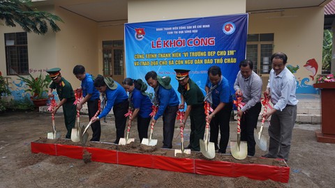 Hơn 140 đoàn viên thanh niên về xã đảo Thổ Châu - Ảnh 3. Hơn 140 đoàn viên thanh niên về xã đảo Thổ Châu - Ảnh 3.
