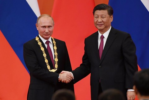 Ông Tập trao huân chương hữu nghị đầu tiên cho ‘người bạn tốt nhất’ Putin - Ảnh 1. Ông Tập trao huân chương hữu nghị đầu tiên cho ‘người bạn tốt nhất’ Putin - Ảnh 1.