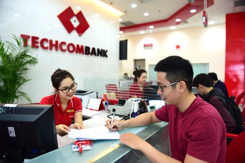 Cổ phiếu Techcombank tăng trở lại - Ảnh 2. Cổ phiếu Techcombank tăng trở lại - Ảnh 2.