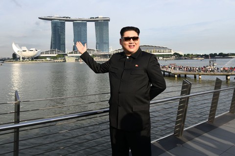 Kim Jong Un giả bị tạm giữ, thẩm vấn tại Singapore - Ảnh 1. Kim Jong Un giả bị tạm giữ, thẩm vấn tại Singapore - Ảnh 1.