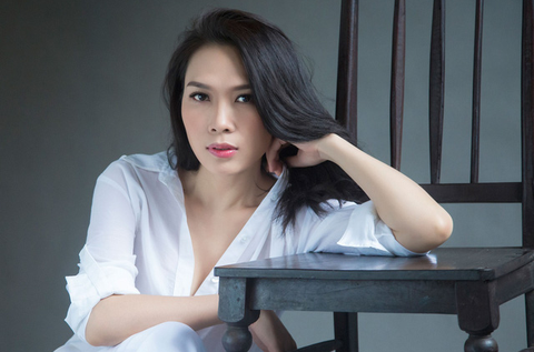 8-6: Ca khúc buồn nhất album Tâm 9, cô gái Việt mồ côi thi Miss Asia World - Ảnh 3. 8-6: Ca khúc buồn nhất album Tâm 9, cô gái Việt mồ côi thi Miss Asia World - Ảnh 3.
