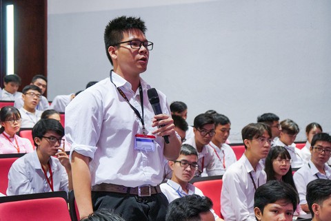 Sách giáo khoa toán của Việt Nam khó hơn nhiều so với ở Séc - Ảnh 1. Sách giáo khoa toán của Việt Nam khó hơn nhiều so với ở Séc - Ảnh 1.