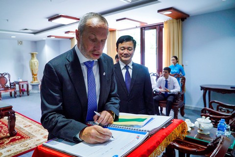 Sách giáo khoa toán của Việt Nam khó hơn nhiều so với ở Séc - Ảnh 2. Sách giáo khoa toán của Việt Nam khó hơn nhiều so với ở Séc - Ảnh 2.