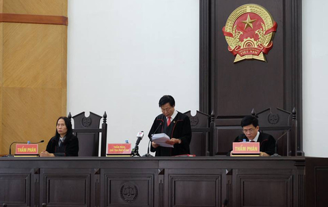 Giảm 2 năm tù cho ông Đinh Mạnh Thắng - Ảnh 2. Giảm 2 năm tù cho ông Đinh Mạnh Thắng - Ảnh 2.