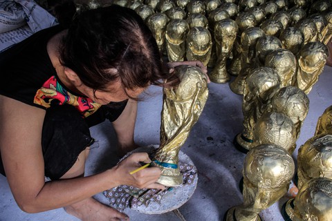 Độc đáo cúp vàng World Cup made in Việt Nam - Ảnh 5. Độc đáo cúp vàng World Cup made in Việt Nam - Ảnh 5.