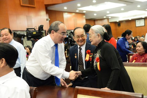 Trong thi đua, mọi người trở nên đoàn kết - Ảnh 1. Trong thi đua, mọi người trở nên đoàn kết - Ảnh 1.