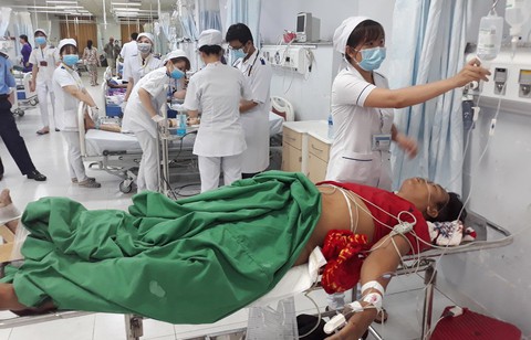 Thu nhập thấp, hàng loạt bác sĩ bệnh viện công ĐBSCL nghỉ việc - Ảnh 2. Thu nhập thấp, hàng loạt bác sĩ bệnh viện công ĐBSCL nghỉ việc - Ảnh 2.