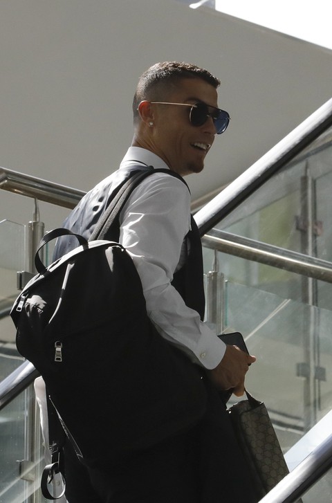 Ronaldo cùng đồng đội ủ rũ về nước - Ảnh 3. Ronaldo cùng đồng đội ủ rũ về nước - Ảnh 3.