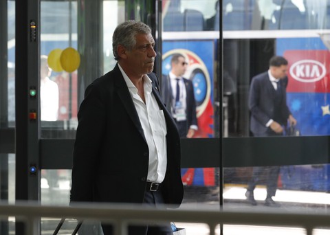Ronaldo cùng đồng đội ủ rũ về nước - Ảnh 5. Ronaldo cùng đồng đội ủ rũ về nước - Ảnh 5.