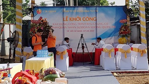 Đất quốc phòng sân bay Tân Sơn Nhất, có tiền là dễ dàng mua - Ảnh 2. Đất quốc phòng sân bay Tân Sơn Nhất, có tiền là dễ dàng mua - Ảnh 2.