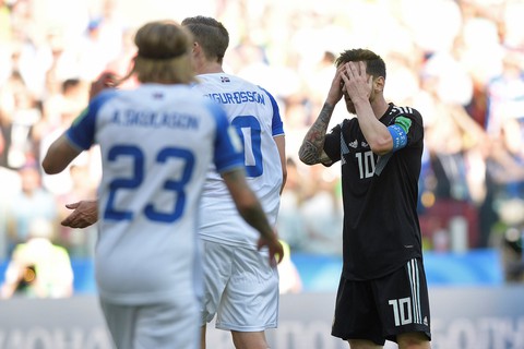 Messi đen đủi ở World Cup phải chăng là điềm xui được báo trước? - Ảnh 1. Messi đen đủi ở World Cup phải chăng là điềm xui được báo trước? - Ảnh 1.