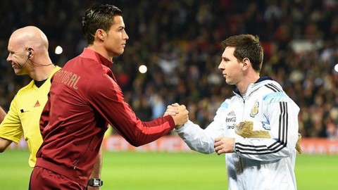 Thế giới xẻ nửa trong ngày Messi gọi Ronaldo về nước - Ảnh 8. Thế giới xẻ nửa trong ngày Messi gọi Ronaldo về nước - Ảnh 8.