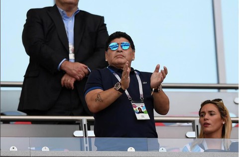 Maradona và cảm xúc của cậu bé vàng suốt hành trình World Cup - Ảnh 9. Maradona và cảm xúc của cậu bé vàng suốt hành trình World Cup - Ảnh 9.